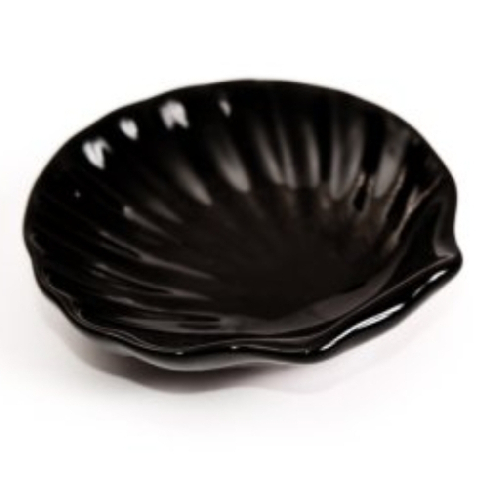 Sleek Black Ceramic Shell Dish